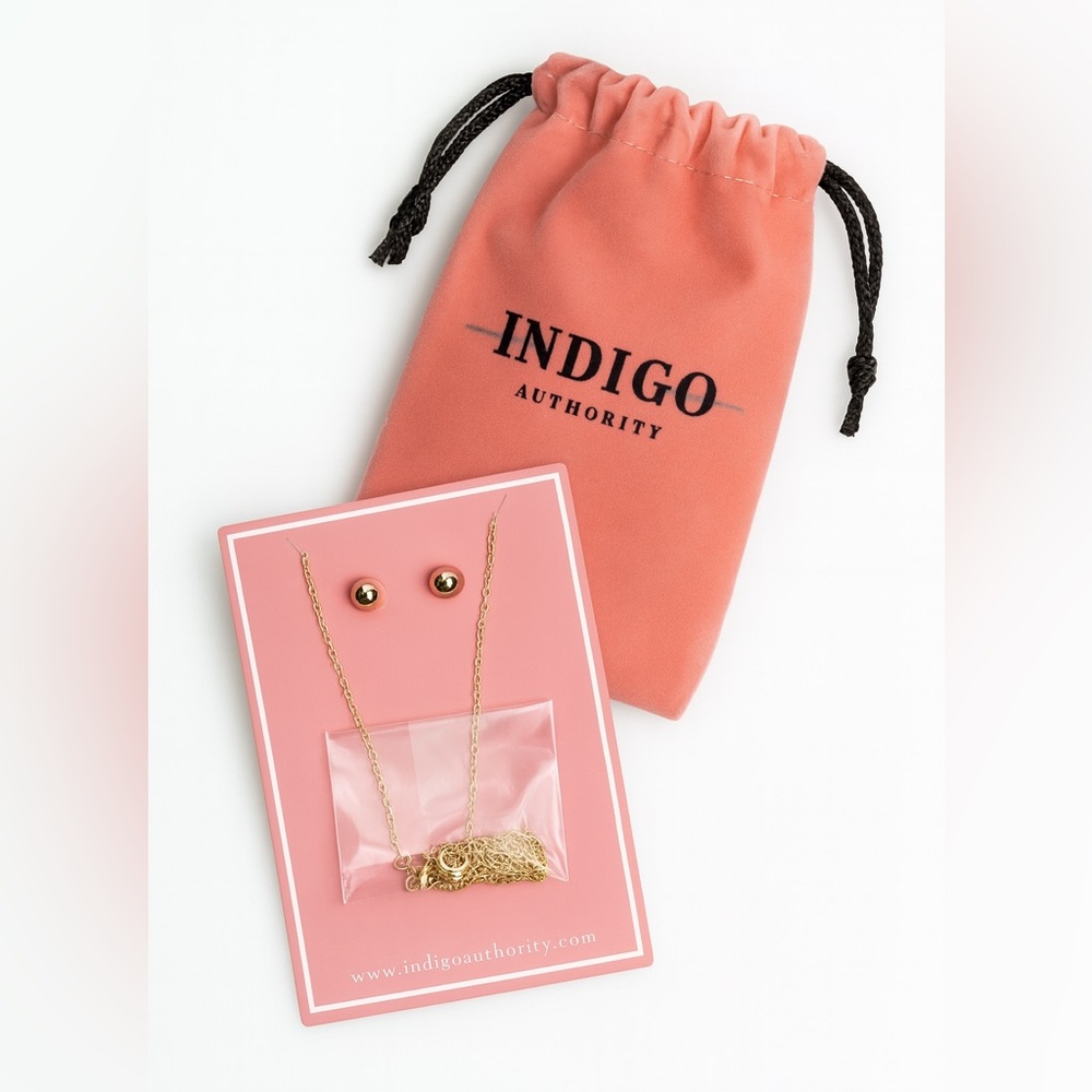 INDIGO AUTHORITY || Necklace + Earrings Gift Set in Pink Coral ✨NWT✨